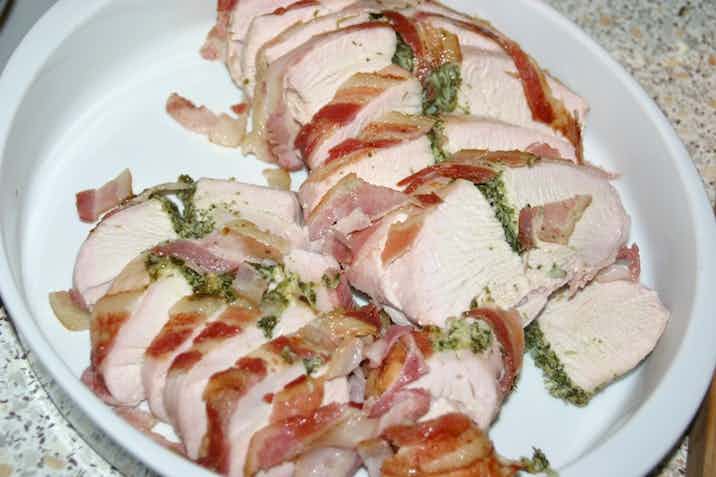 Kalkunbryst med pesto og bacon