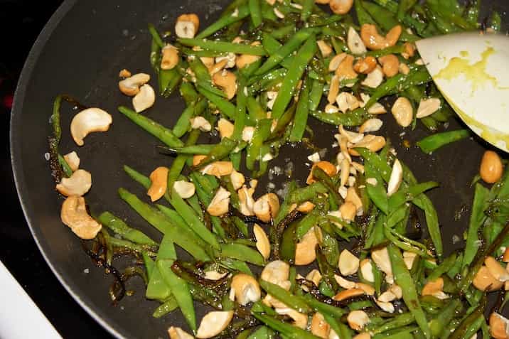 karrykrydret-blomkaalssuppe-aerter-cashew-kokos5